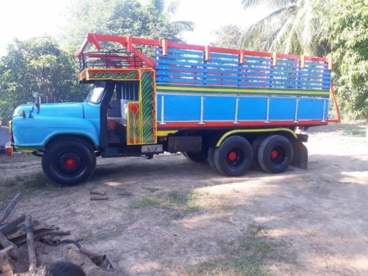 หัวยาว สองเพลาดั้มท์  เครื่อง EH700 สโลกลาง รถตามภาพ ราคา 300,000 บาท