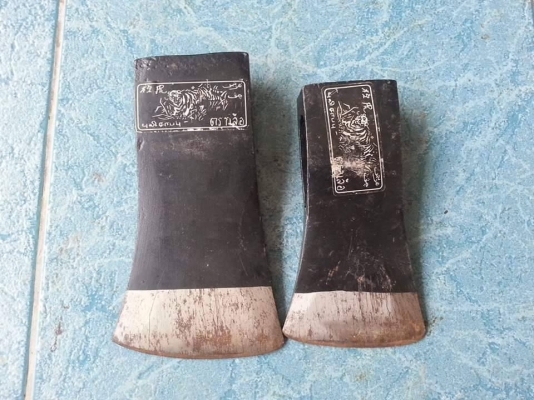 ขายหัวขวานตราเสือMADE IN SWEDEN. ขนาดใหญ่ 2ปอน เก่าเก็บ ขายหัวขวานตราเสือMADE IN SWEDEN. ขนาดใหญ่ 2ปอน เก่าเก็บ