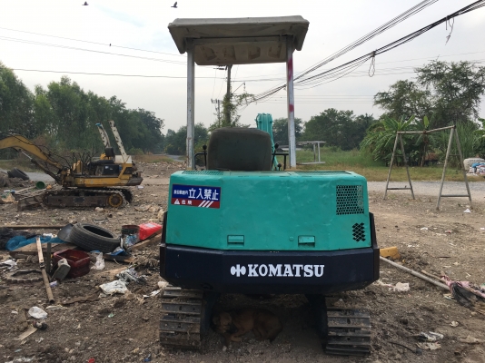 ขายรถแม็คโครPC30-6 รถสวยพร้อมใช้งาน เคื่องดี ช่วงล่างสวย รถไวทำงานปกติ รถอยู่บางเลน นครปฐม ขาย195000 ราคาต่อรองได้ โทร0616613023แพรว