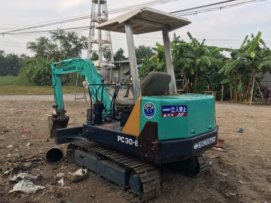 ขายรถแม็คโครPC30-6 รถสวยพร้อมใช้งาน เคื่องดี ช่วงล่างสวย รถไวทำงานปกติ รถอยู่บางเลน นครปฐม ขาย195000 ราคาต่อรองได้ โทร0616613023แพรว