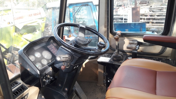 ขาย HITACHI LX200 240 hp (179 kw) เทียบเท่ากับ KOMATSU WA430-6 สภาพสวยพร้อมใช้ โทร 084-5424150