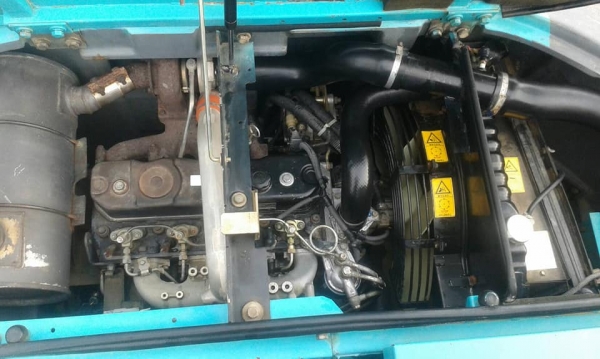 KOBELCO-SK135SR-1E《เก่านอกญี่ปุ่น》 อามร์ยาว@1,570,000สนใจโทร081-989-1989 หรั่งครับ