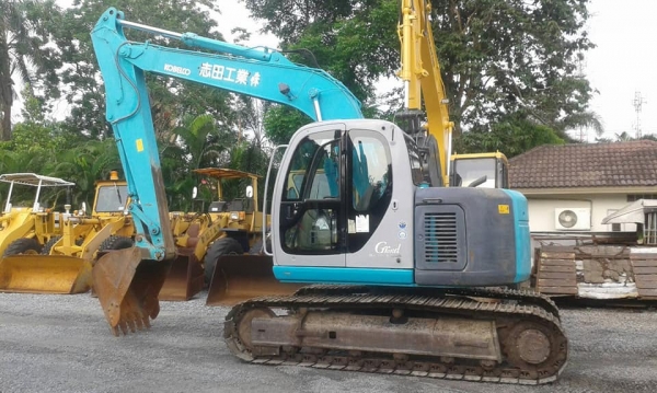 KOBELCO-SK135SR-1E《เก่านอกญี่ปุ่น》 อามร์ยาว@1,570,000สนใจโทร081-989-1989 หรั่งครับ