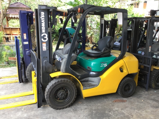 ขายรถโฟล์คลิฟท์ โคมัตสุ Forklifts Komatsu 2.5ตัน รุ่นใหม่ เครื่องยนต์เบนซิน เสา3เมตร สไลด์ชิพ สภาพพร้อมใช้