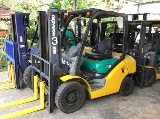 ขายรถโฟล์คลิฟท์ โคมัตสุ Forklifts Komatsu 2.5ตัน รุ่นใหม่ เครื่องยนต์เบนซิน เสา3เมตร สไลด์ชิพ สภาพพร้อมใช้