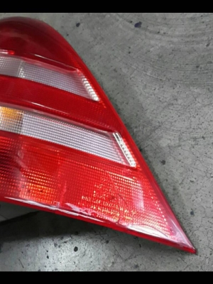 ไฟท้าย BENZ-SLK170-R ขวา (มุมร้าว) ติดต่อ 081-8319979