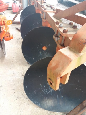 ขายผานบุกเบิกขนาด4&times;22 ยี่ห้อkk ขายตามสภาพ  ราคา 19,000 บาท  สนใจสอบถาม 084-9997463