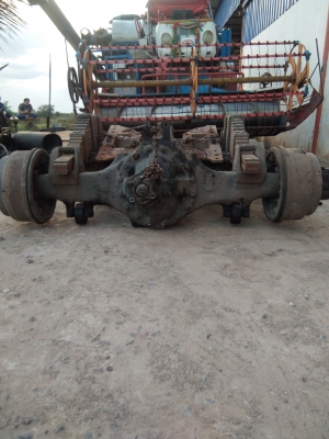 ขาย35000บาทเฟืองท้ายสิบล้อฮีโน่F17ถอดใหม่ครับพอดีอยากเปลี่ยนเป็นสองเพลาครับราคาต่อรองใด้ครับโทร098-0972587ครับ