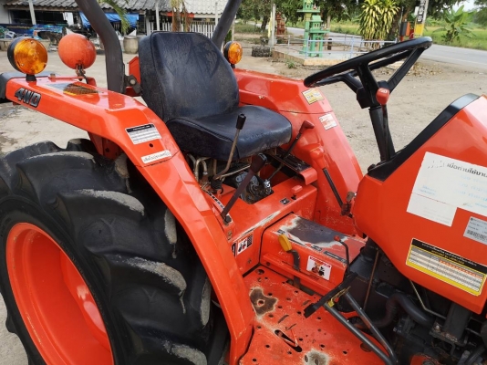 ขายคะ L3408.สภาพนางฟ้า สีเดิมทั้งคัน ยางสวย4เส้น ราคา200000บาท อุปกรณ์3ชิ้น พร้อมบริการจัดส่ง สนใจติดต่อที่0906910337ต้า ร้าน ส.เจริญแทรกเตอร์