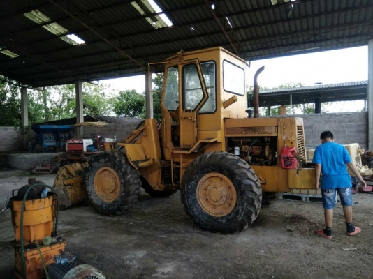 ขายด่วนรถตักเอวอ่อนCAT=910 ปี48 สภาพสวยใช้งานทุกวันมีเลมทะเบืยน