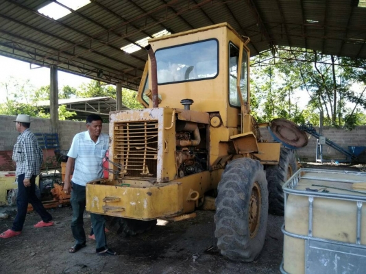 ขายด่วนรถตักเอวอ่อนCAT=910 ปี48 สภาพสวยใช้งานทุกวันมีเลมทะเบืยน