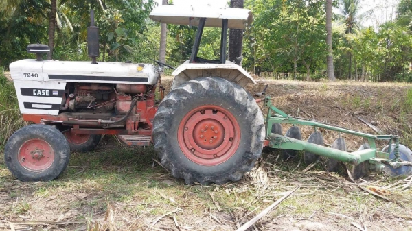 รถไถเดวิด บราวน์73แรงม้า