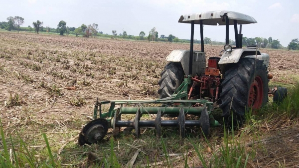 รถไถเดวิด บราวน์73แรงม้า