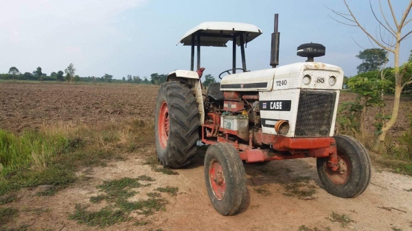 รถไถเดวิด บราวน์73แรงม้า