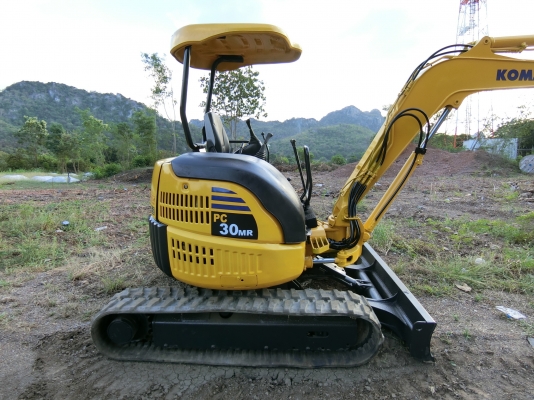 ขายรถขุดแบคโฮ KOMATSU 30MR-1 ขนาดPc-30 รถเก่านอกแท้100\% #คอนโทนสั้นปั๊มนิ้ว เครื่องดี ระบบไว รถพร้อมใช้งาน เอกสารใบอินวอยครบ  ????ราคา 410,000 ต่อรองได้???? ☎️ สนใจติดต่อ 096-3268553 (สถิตย์พันธ์) ???? ID LINE 0963268553  ร้านรุ่งเจริญแทรกเตอร์ อำเภอพระพุ