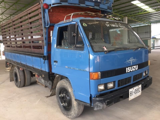 ขายดาวน์ 80,000 NPR 115แรง เกียร์สั้นแท้ เฟืองท้ายใหญ่ เอกสารพร้อมโอน ราคา360,000 จัดไฟแนนซ์ได้280,0