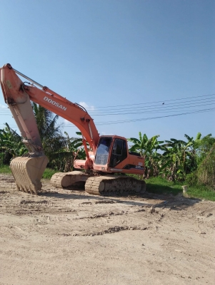 ขายรถแบคโฮ ยี่ห้อดูซาน 225 LCV ซื้อมือ1 ใช้งานน้อย สภาพใหม่พร้อมใช้งาน