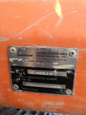 ขายรถแบคโฮ ยี่ห้อดูซาน 225 LCV ซื้อมือ1 ใช้งานน้อย สภาพใหม่พร้อมใช้งาน