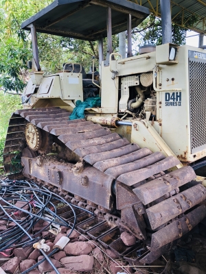 ขาย รถแทรกเตอร์ D4H ขาย รถแทรกเตอร์ D4H