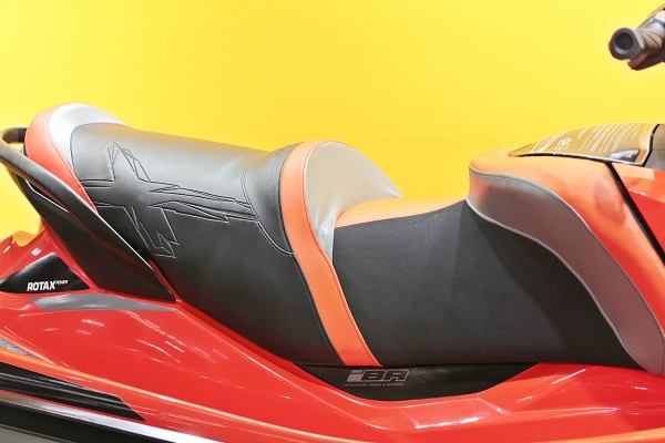 RXT300 rs ซื้อต้นปี2017สภาพใหม่มาก วิ่ง40ชม. 405,000 บ.