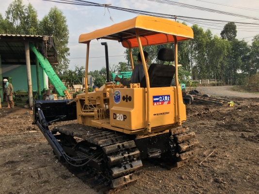 ขายรถแทร็กเตอร์ D2-5 P รถสวย พร้อมใช้งาน โทร0616613023แพรว