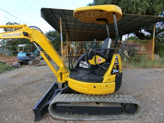 ขายรถขุดแบคโฮ KOMATSU 30MR-1 ขนาดPc-30 รถเก่านอกแท้100\% #คอลโทนสั้นปั๊มนิ้ว เครื่องดี ระบบไว รถพร้อมใช้งาน เอกสารใบอินวอยครบ????ราคา 410,000 ต่อรองได้???? ☎️ สนใจติดต่อ 096-3268553 (สถิตย์พันธ์) ???? ID LINE 0963268553  ร้านรุ่งเจริญแทรกเตอร์ อำเภอพระพุทธ