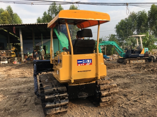 ขายรถแทร็กเตอร์ D2-5 P รถสวย พร้อมใช้งาน โทร0616613023แพรว