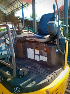 มาใหม่จ้า..KOMATSU PC30MR-2 เก่านอกแท้  เดิมๆๆ  มีลายแย๊ก ..ใช้งานมาแค่ 1,xxxชั่วโมง โทร 089-3818694จ๊อย