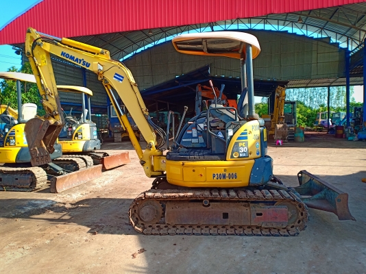 มาใหม่จ้า..KOMATSU PC30MR-2 เก่านอกแท้  เดิมๆๆ  มีลายแย๊ก ..ใช้งานมาแค่ 1,xxxชั่วโมง โทร 089-3818694จ๊อย
