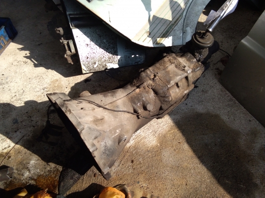 ขายเกียร์มาสด้าแฟมิเลีย 5สปีด 3250บาท