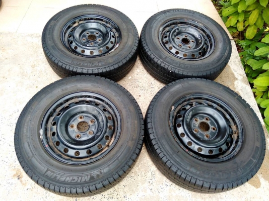 ล้อกระทะโตโยต้า ขอบ15 5รู114 พร้อมยางมิชลิน อจิลิส 215/70R15 ปี16 ชุด 4ล้อ