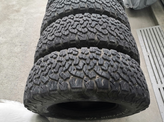 ยาง BF ko2 Allterrain 285/75/16 รูปชัดๆ ดอกหนาๆติดหนวดสะพาน ใช้น้อยมาก ไม่เคยปะ4เส้น ยาง BF ko2 Allterrain 285/75/16 รูปชัดๆ ดอกหนาๆติดหนวดสะพาน ใช้น้อยมาก ไม่เคยปะ4เส้น