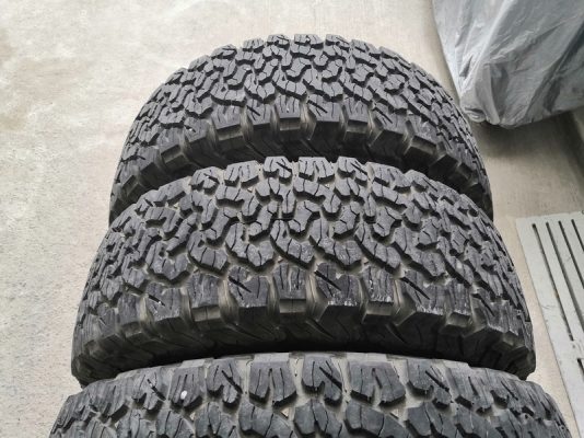 ยาง BF ko2 Allterrain 285/75/16 รูปชัดๆ ดอกหนาๆติดหนวดสะพาน ใช้น้อยมาก ไม่เคยปะ4เส้น ยาง BF ko2 Allterrain 285/75/16 รูปชัดๆ ดอกหนาๆติดหนวดสะพาน ใช้น้อยมาก ไม่เคยปะ4เส้น