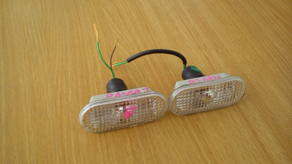 ไฟเลี้ยวแก้ม VOLKSWAGEN PASSAT แท้ สีขาว