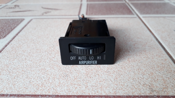 สวิทช์ AIRPURIFER ของรถ TOYOTA ทรงแนวนอน แบบมีขอบด้านหน้า