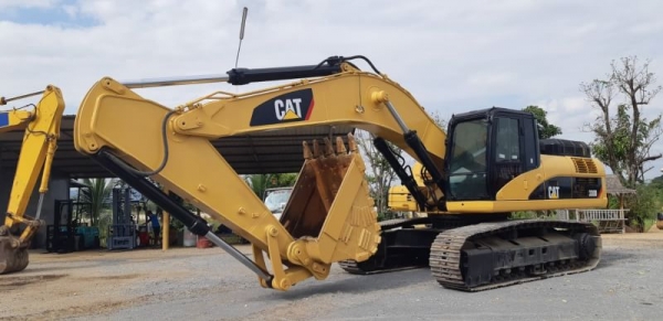ขาย 1,780,000 CAT 330 D ไฟฟ้าครบ เครื่องดี ปั้มแรง เอวแน่น ช่วงล่างเต็มสวย แอร์หนาว เอกสารอินวอยทร์ รถสวยพร้อมใช้ รถอยู่ ลพบุรี 090-772-3710 090-772-3708