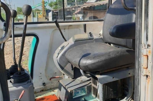 ขายรถขุดเล็ก pc20-7 เก๋งตู้ รถสวย เช็คนอก