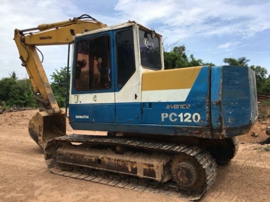 ขายรถขุดpc100-5Z..รถสวยสภาพดี เอกสารอินวอยล์