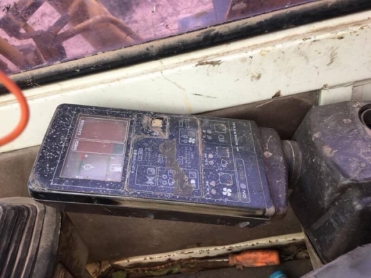 ขายรถขุดpc100-5Z..รถสวยสภาพดี เอกสารอินวอยล์