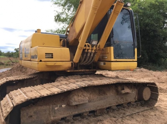 ขาย 2,200,000 KOMATSU pc 200-8 MO กล้องหลังแท้ ทำงาน 6,422 ชม. รถสวยเหมือนใหม่ เอกสารแจ้งจำหน่าย รถพร้อมใช้งานสวยมาก รถอยู่ ชัยภูมิ 090-772-3710 090-772-3708