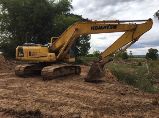 ขาย 2,200,000 KOMATSU pc 200-8 MO กล้องหลังแท้ ทำงาน 6,422 ชม. รถสวยเหมือนใหม่ เอกสารแจ้งจำหน่าย รถพร้อมใช้งานสวยมาก รถอยู่ ชัยภูมิ 090-772-3710 090-772-3708