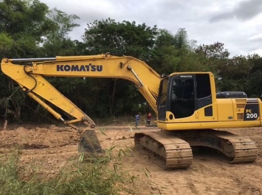 ขาย 2,200,000 KOMATSU pc 200-8 MO กล้องหลังแท้ ทำงาน 6,422 ชม. รถสวยเหมือนใหม่ เอกสารแจ้งจำหน่าย รถพร้อมใช้งานสวยมาก รถอยู่ ชัยภูมิ 090-772-3710 090-772-3708