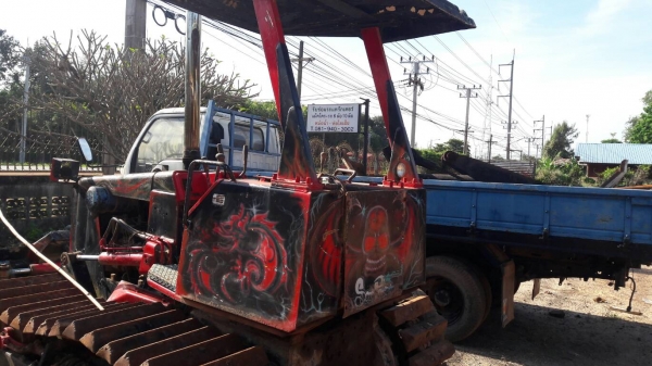 # ขายรถแทร็กเตอร์ D2-6P 5กระบอก สไลด์6ทิศทาง สภาพพร้อมใช้งาน โทร0616613023แพรว