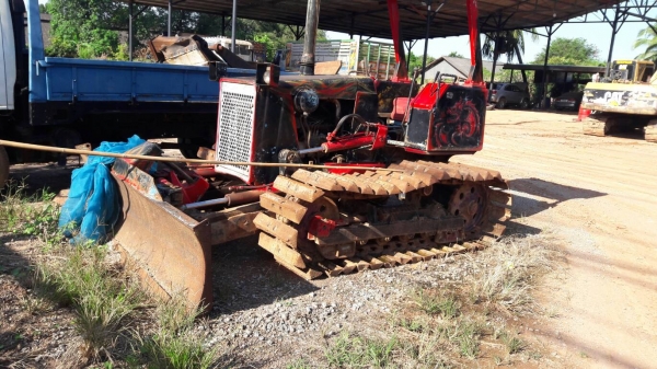 # ขายรถแทร็กเตอร์ D2-6P 5กระบอก สไลด์6ทิศทาง สภาพพร้อมใช้งาน โทร0616613023แพรว