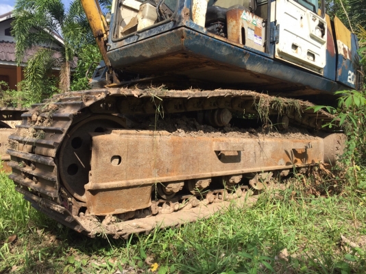 ขาย 495,000 Komatsu PC200 รุ่น 5 ครับ พร้อมระบบไลท์หัวแย๊ค ไฟฟ้าตัด เครื่องดี ปั้มแรง ช่วงล่างดี โซ่หนา เครื่องดี เอกสารแจ้งจำหน่าย รถสวยพร้อมใช้งาน รถอยู่ ระยอง 090-772-3710 090-772-3708