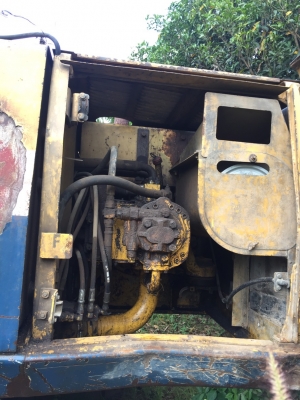 ขาย 495,000 Komatsu PC200 รุ่น 5 ครับ พร้อมระบบไลท์หัวแย๊ค ไฟฟ้าตัด เครื่องดี ปั้มแรง ช่วงล่างดี โซ่หนา เครื่องดี เอกสารแจ้งจำหน่าย รถสวยพร้อมใช้งาน รถอยู่ ระยอง 090-772-3710 090-772-3708