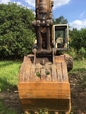 ขาย 495,000 Komatsu PC200 รุ่น 5 ครับ พร้อมระบบไลท์หัวแย๊ค ไฟฟ้าตัด เครื่องดี ปั้มแรง ช่วงล่างดี โซ่หนา เครื่องดี เอกสารแจ้งจำหน่าย รถสวยพร้อมใช้งาน รถอยู่ ระยอง 090-772-3710 090-772-3708