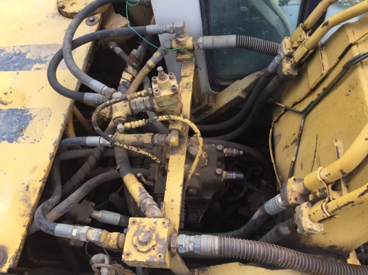 ขาย 495,000 Komatsu PC200 รุ่น 5 ครับ พร้อมระบบไลท์หัวแย๊ค ไฟฟ้าตัด เครื่องดี ปั้มแรง ช่วงล่างดี โซ่หนา เครื่องดี เอกสารแจ้งจำหน่าย รถสวยพร้อมใช้งาน รถอยู่ ระยอง 090-772-3710 090-772-3708