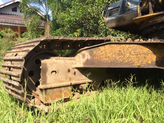 ขาย 495,000 Komatsu PC200 รุ่น 5 ครับ พร้อมระบบไลท์หัวแย๊ค ไฟฟ้าตัด เครื่องดี ปั้มแรง ช่วงล่างดี โซ่หนา เครื่องดี เอกสารแจ้งจำหน่าย รถสวยพร้อมใช้งาน รถอยู่ ระยอง 090-772-3710 090-772-3708