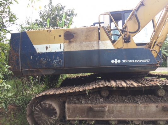 ขาย 495,000 Komatsu PC200 รุ่น 5 ครับ พร้อมระบบไลท์หัวแย๊ค ไฟฟ้าตัด เครื่องดี ปั้มแรง ช่วงล่างดี โซ่หนา เครื่องดี เอกสารแจ้งจำหน่าย รถสวยพร้อมใช้งาน รถอยู่ ระยอง 090-772-3710 090-772-3708
